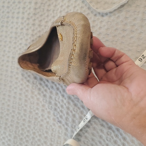 Tory Burch Arianna Driving Loafer Moccasins Flat Shoes Metallic GOLD Sz… - Picture 11 of 14